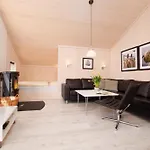 2 House B 76