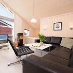 2 House B 76